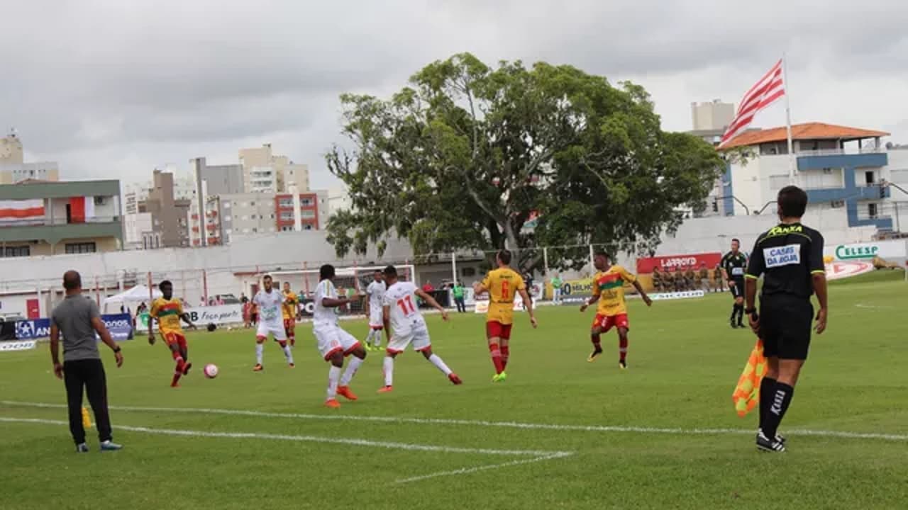 CATARINENSE: HL perde em casa para o Brusque e entra na zona da degola