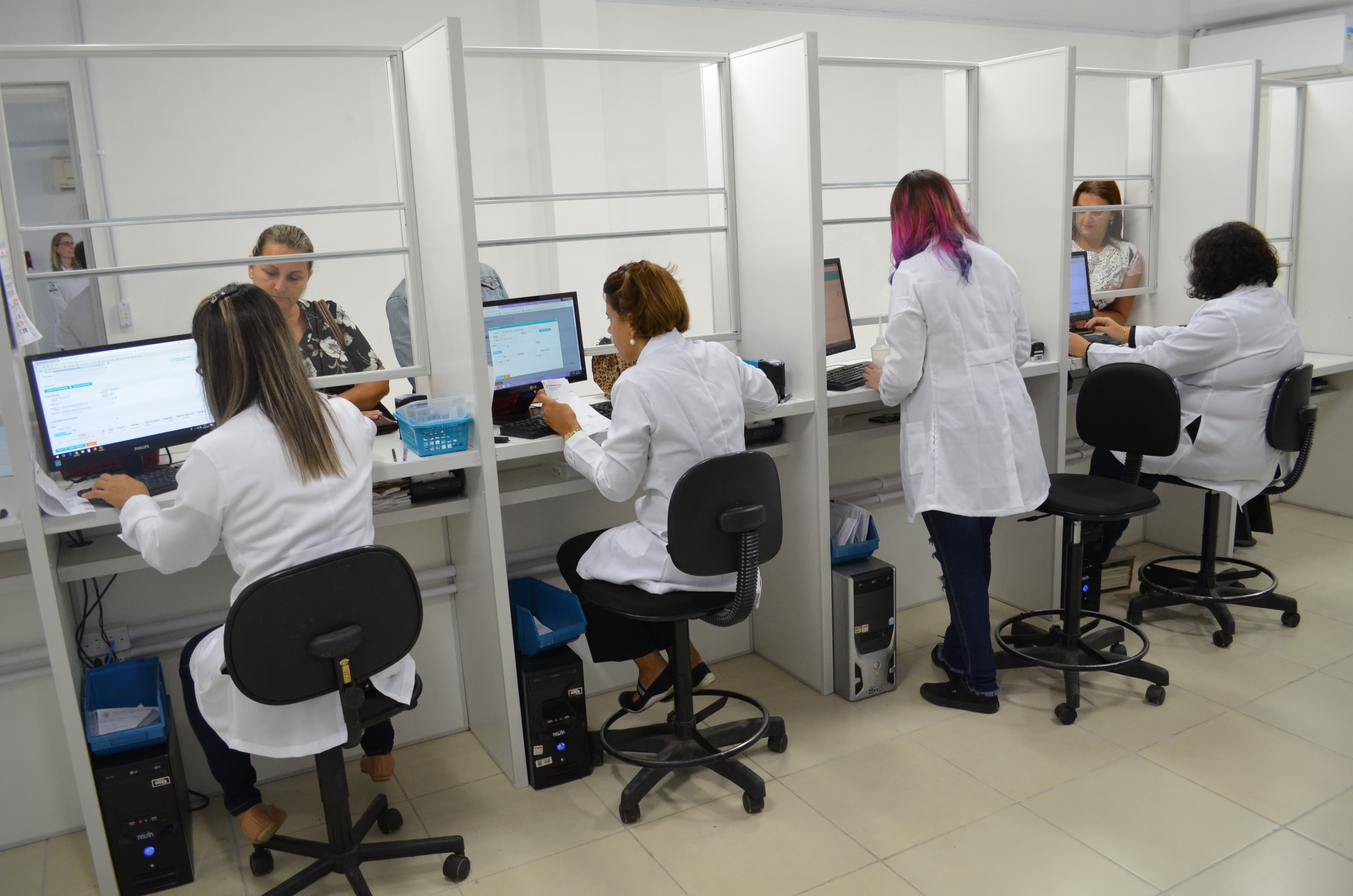 Farmácia Básica já funciona no Centro de Referência em Saúde