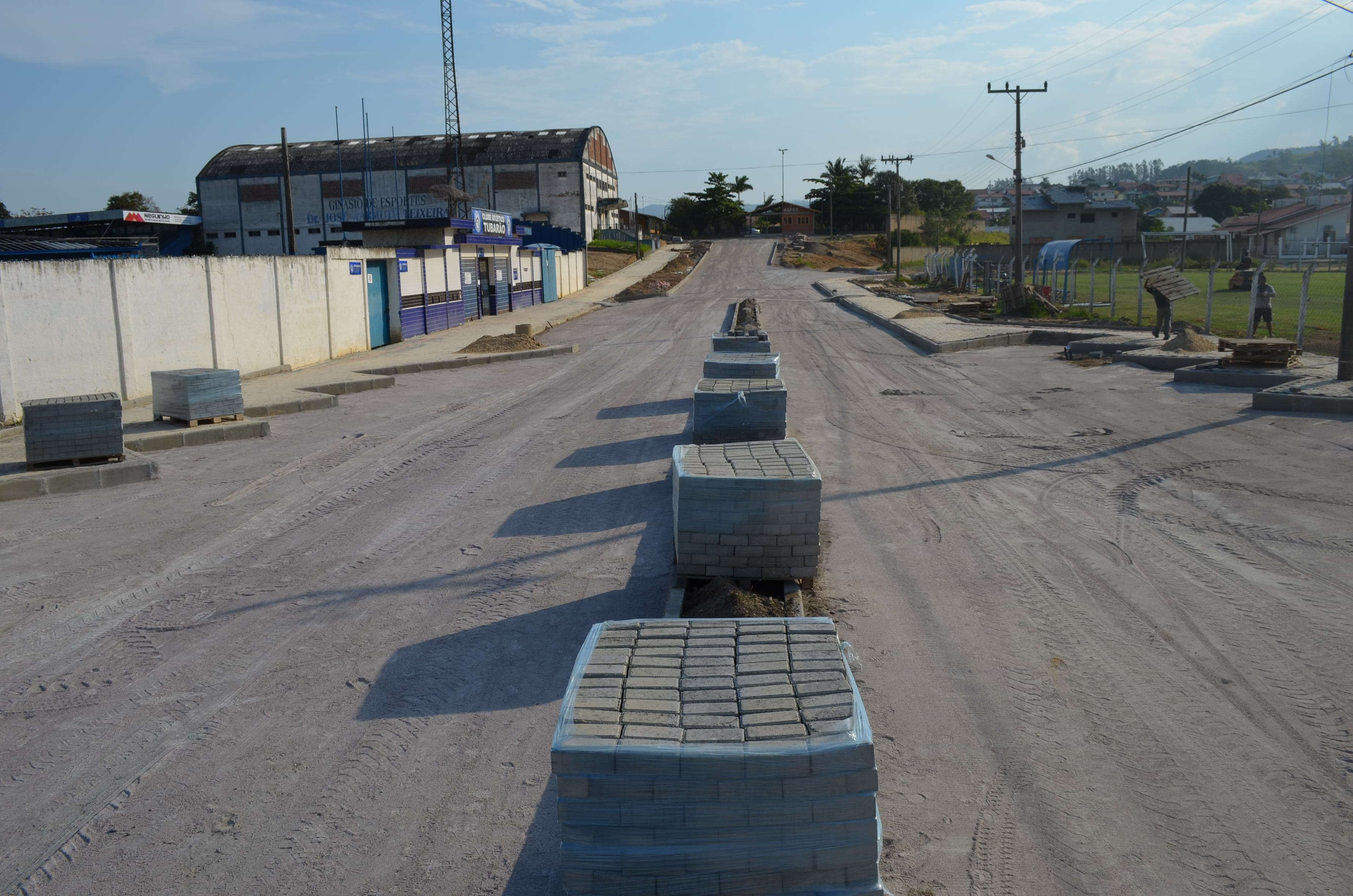 Rua José Peixer Lisboa ganha novo visual com obras de pavimentação