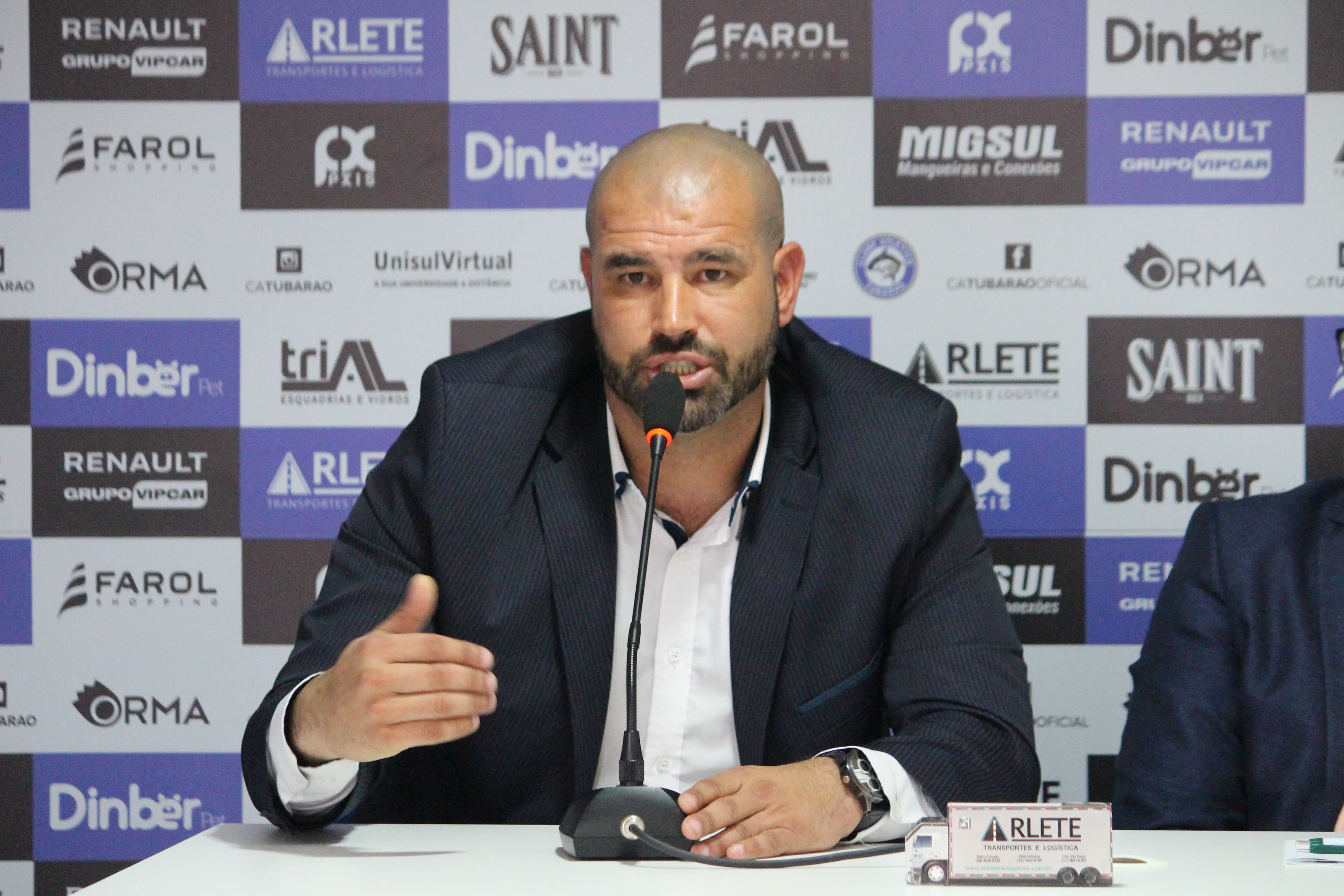 China Balbino não é mais o técnico do Tubarão