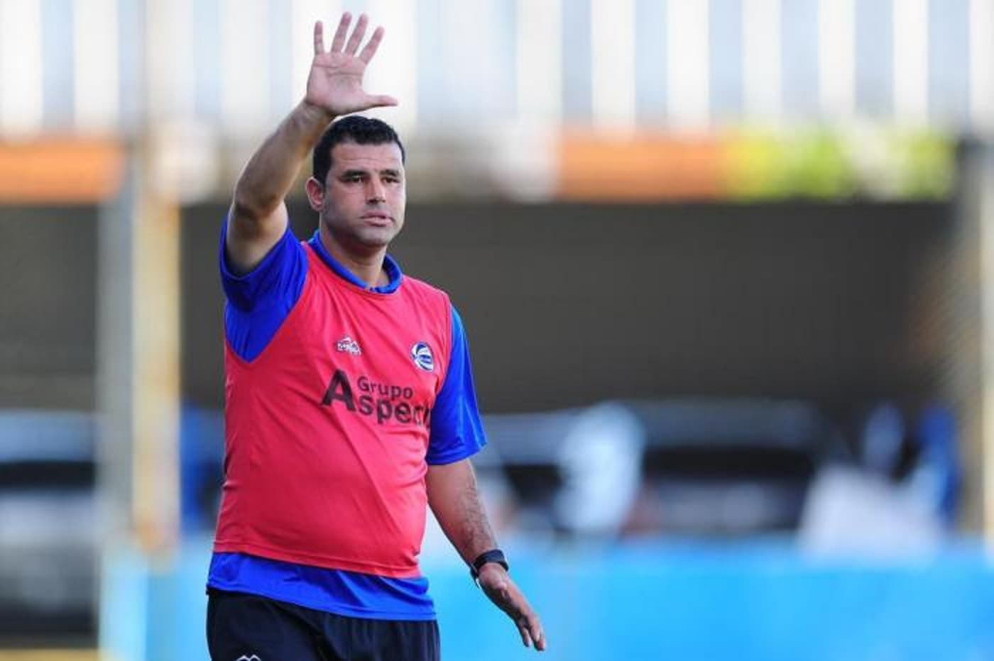 China Balbino é o novo técnico do Tubarão