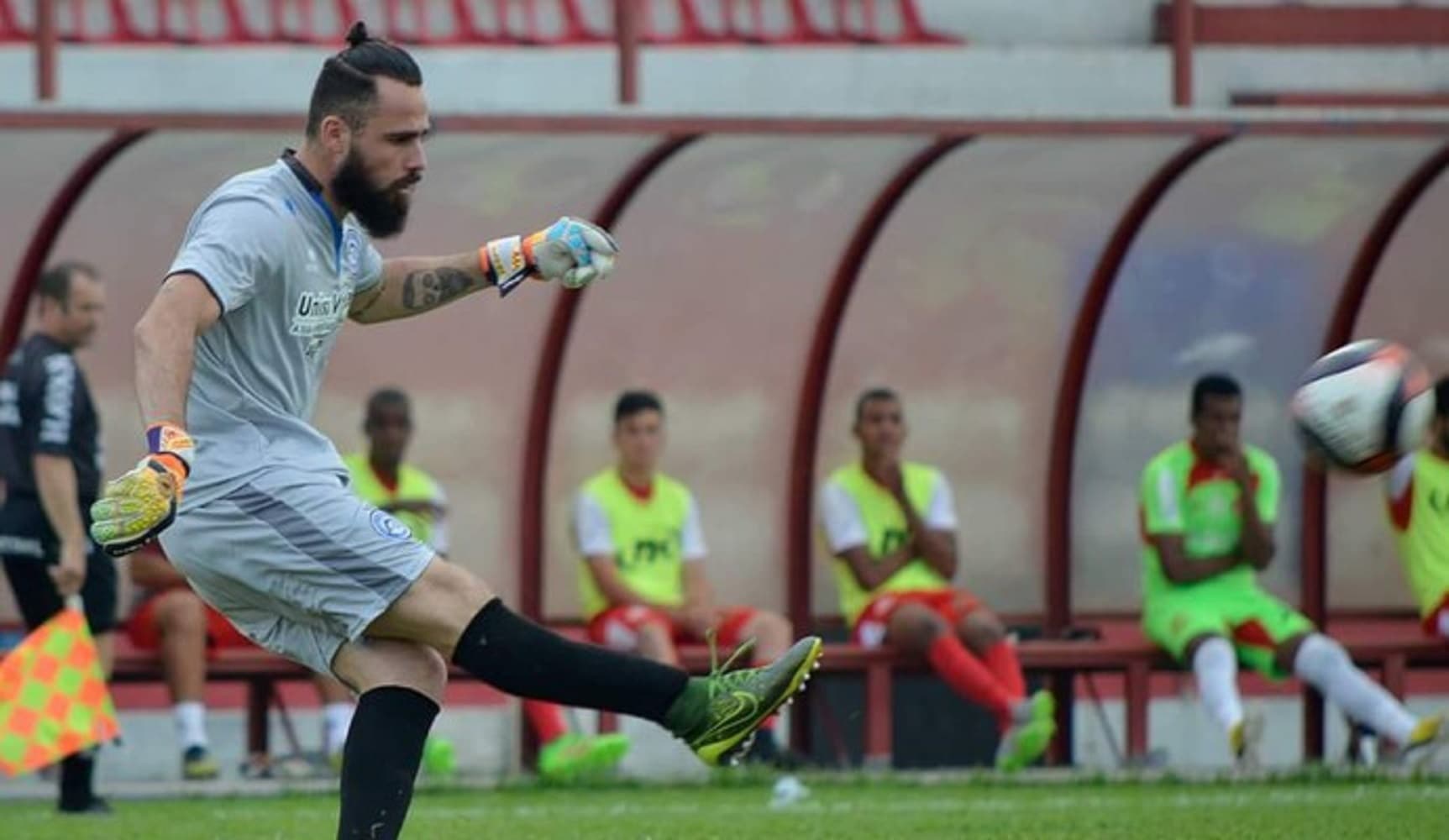 Transferência de Jandrei é cancelada e goleiro permanece na Chapecoense