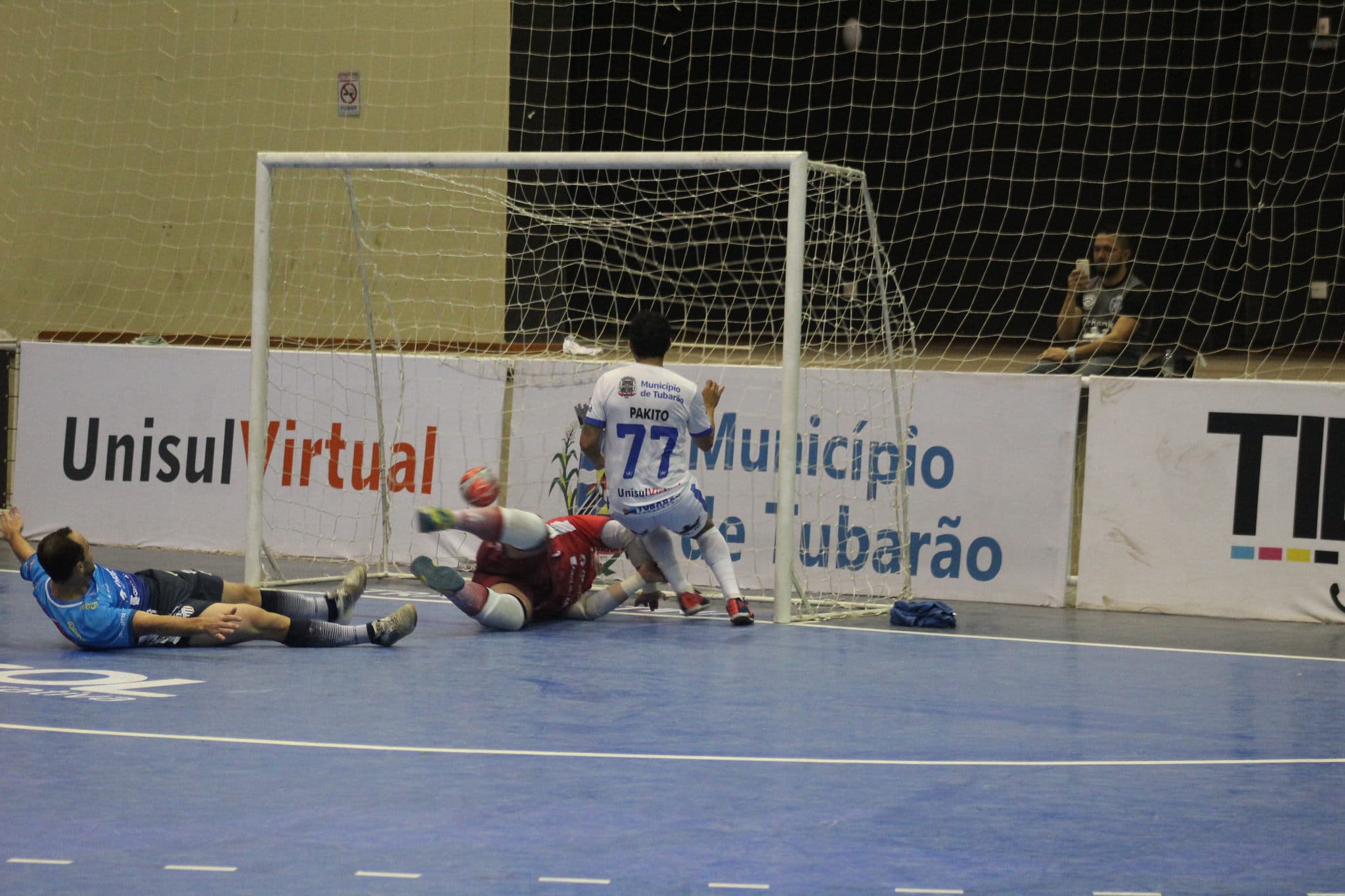 ESTADUAL: Tubarão Futsal assume a liderança