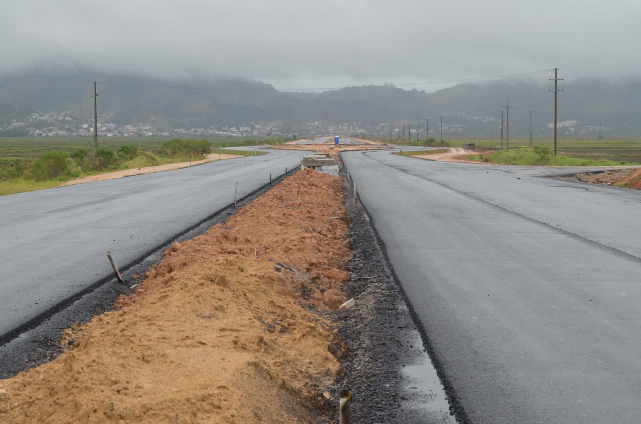 Asfalto na Rodovia Ivane Fretta Moreira está 30% concluído