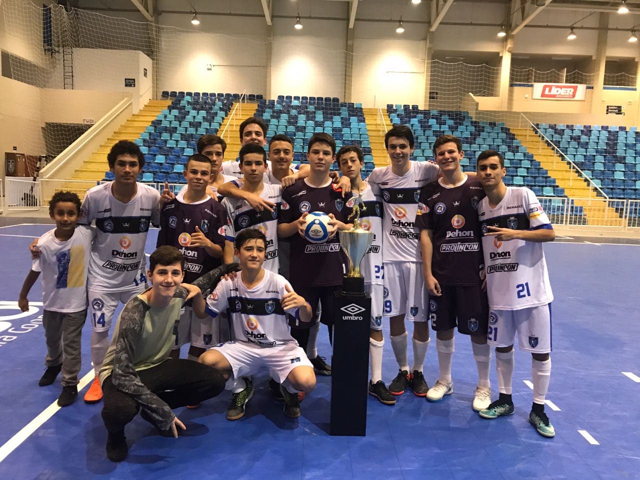 Futsal de Tubarão conquista título regional da Olesc