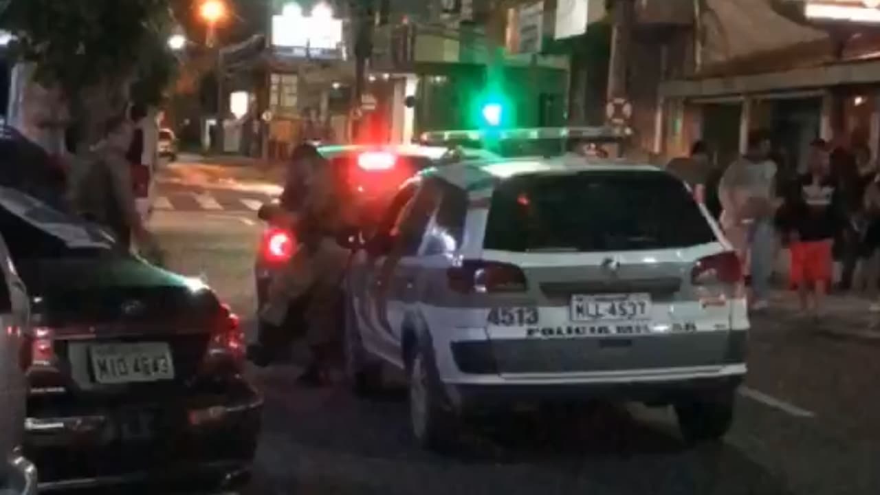 PM fica ferido após ser atingido por carro, no Centro