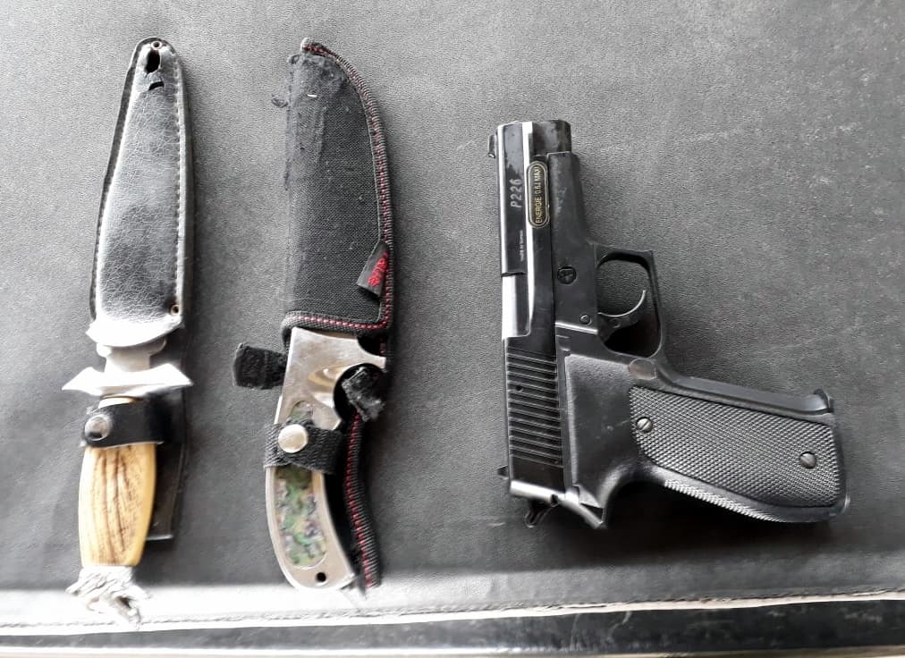 Homem foge da PRF e é flagrado com faca e pistola de mentira