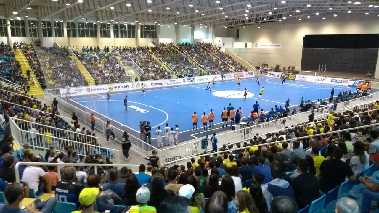 Arena Multiuso de Tubarão ganha tradição em partidas nacionais e internacionais