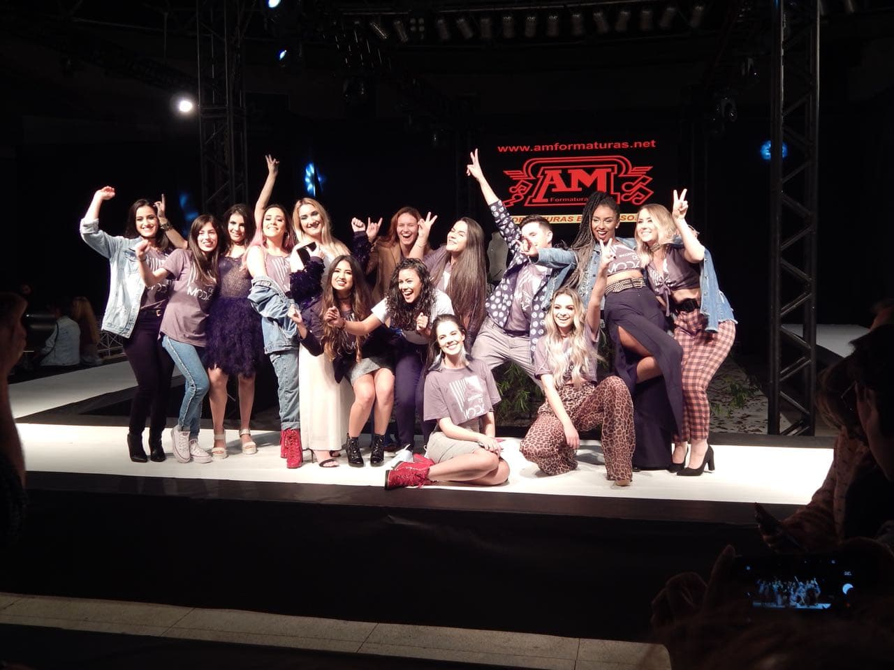 Curso de Moda promove desfile sobre Mulheres Incríveis