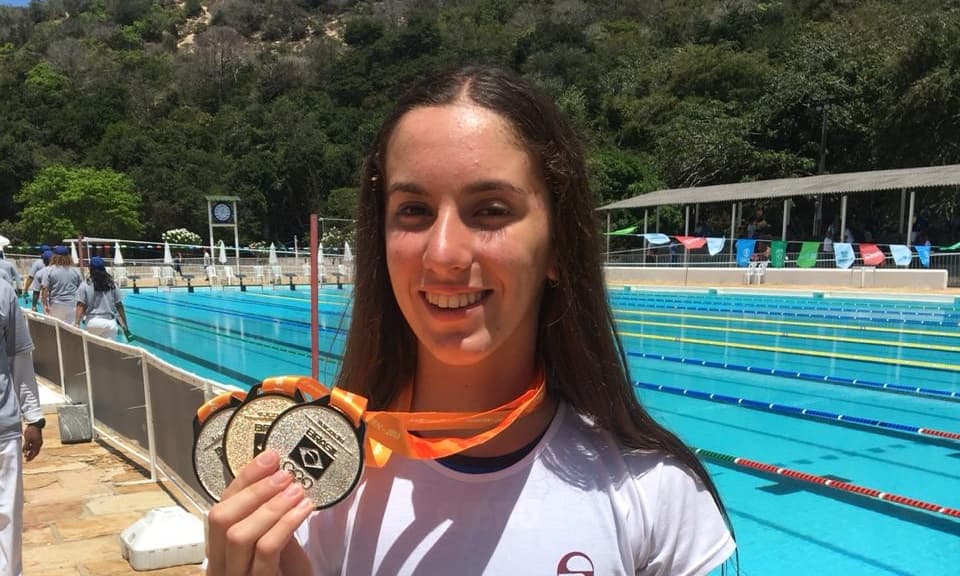 Nadadora tubaronense é destaque na Seleção Catarinense Escolar
