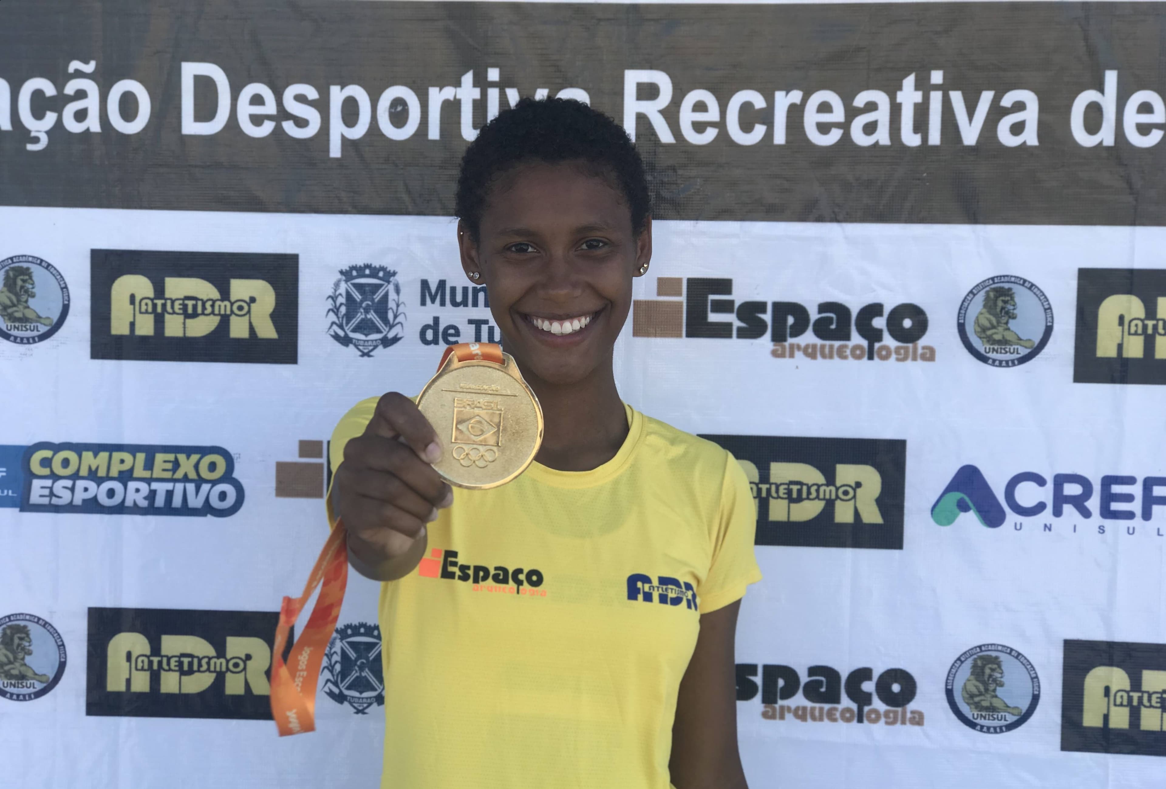 Karolina Bernardes é campeã nos Jogos Escolares Brasileiros