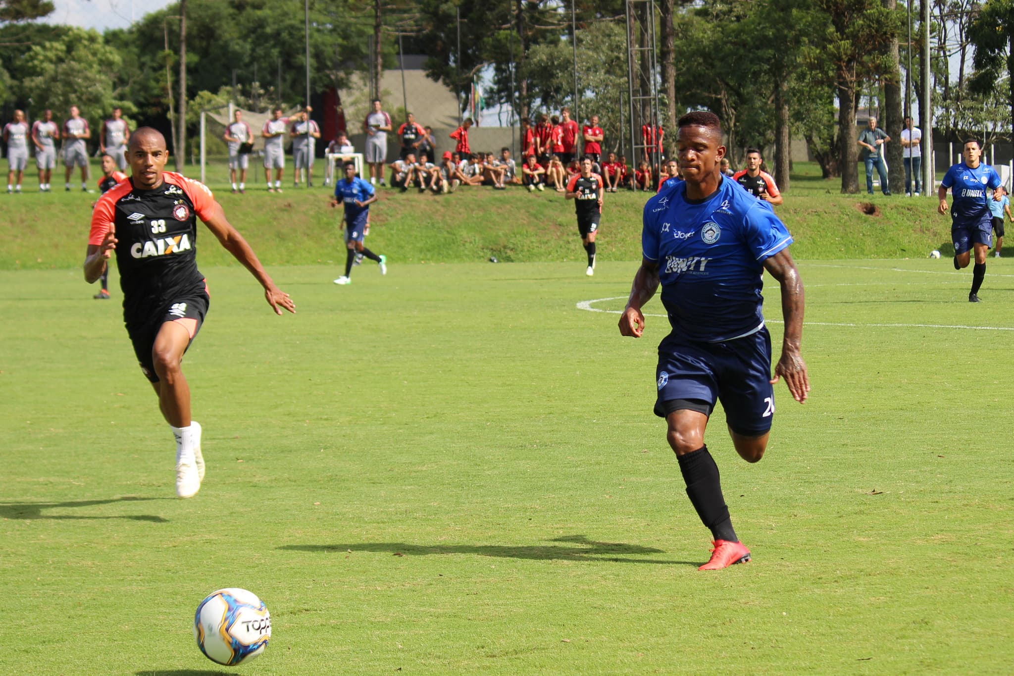 Tubarão empata com o Athletico-PR em teste antes do Catarinense