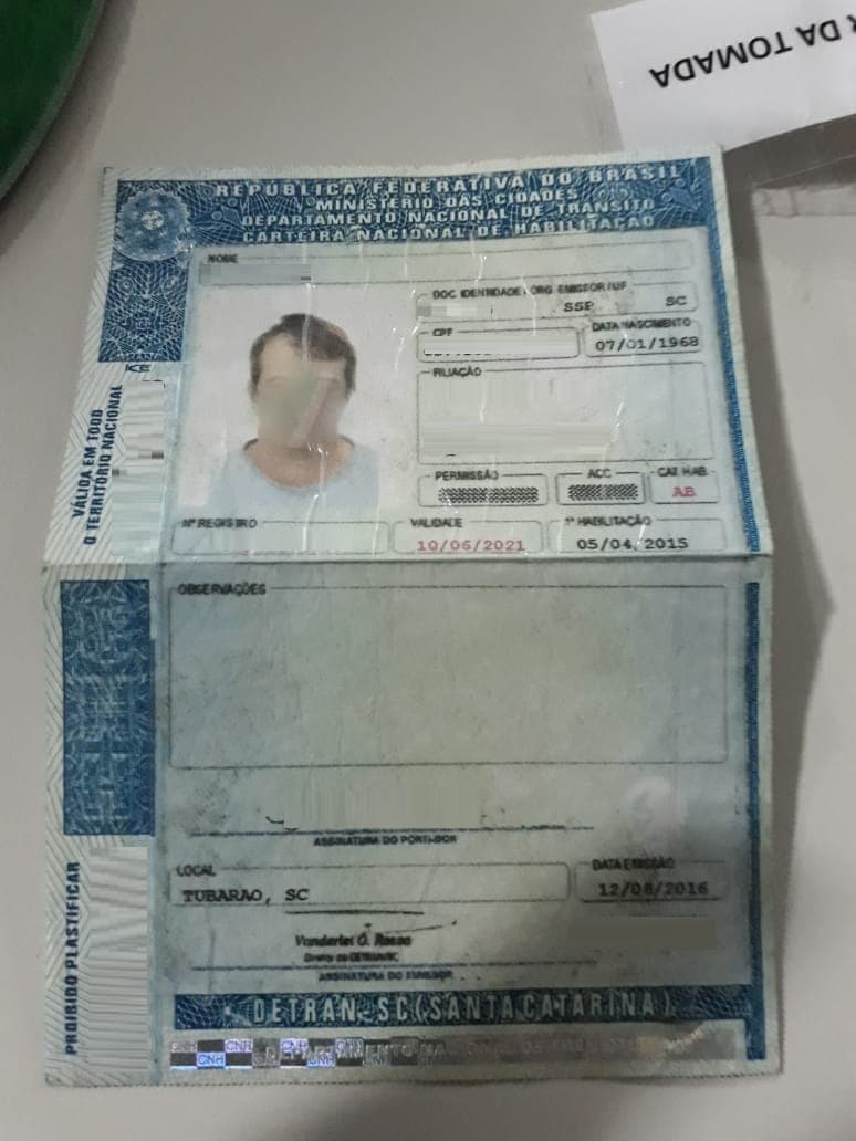 Homem com carteira de motorista falsa é detido na BR 101