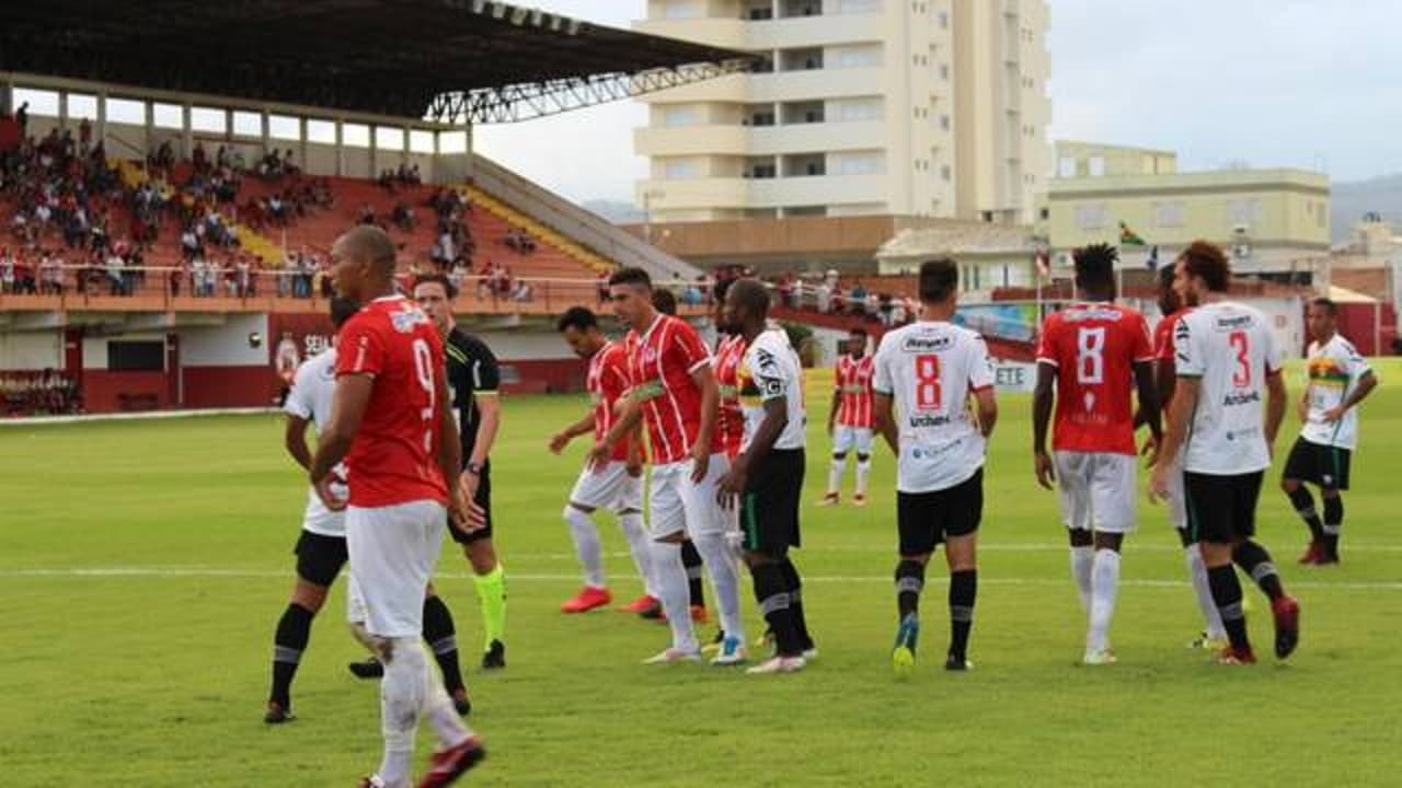 CATARINENSE: Com gols no segundo tempo, Hercílio Luz e Brusque ficam no empate