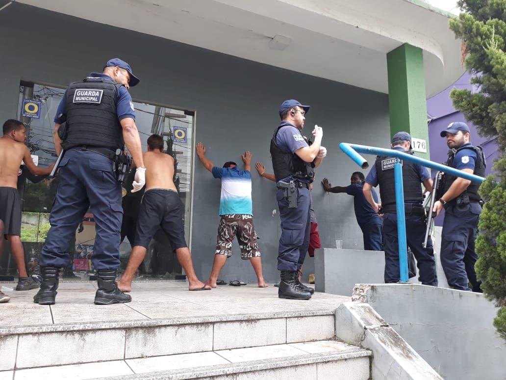 Guarda Municipal faz desocupação em imóvel no Centro
