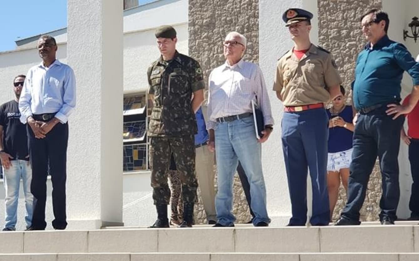 Militares que atuaram na Enchente de 74 são homenageados