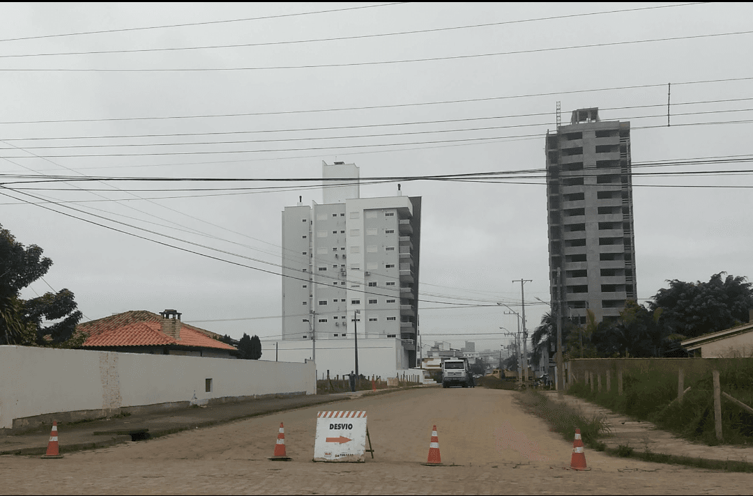 Doze vias estarão em obras nesta segunda-feira (29)