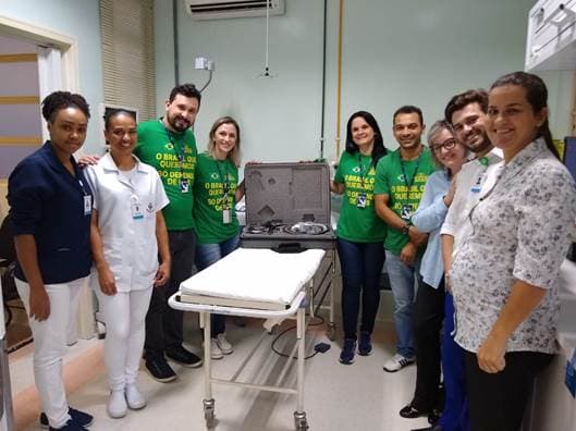 HNSC recebe aparelho oncológico após campanha de troco solidário