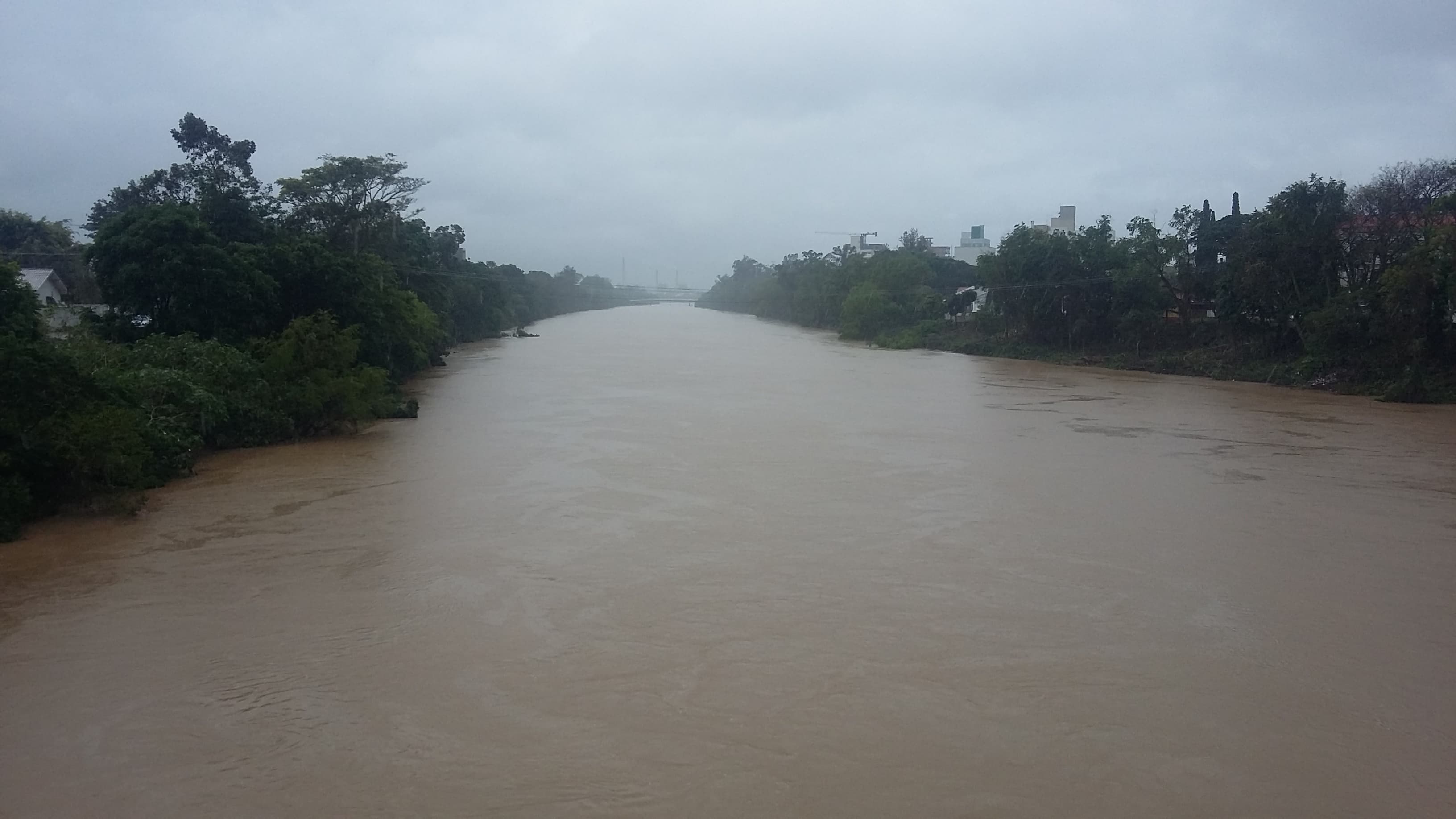 Rio Tubarão começa a baixar