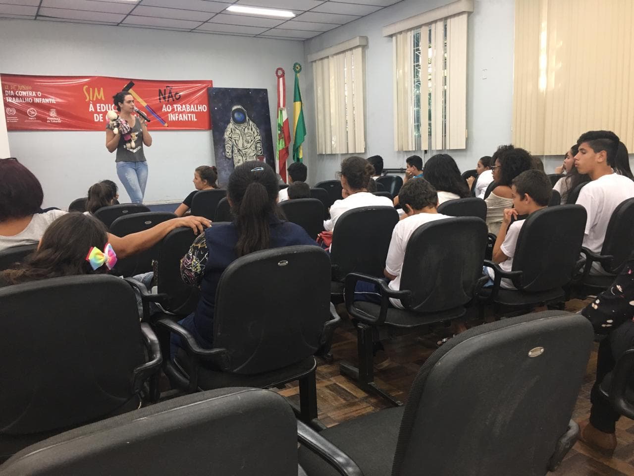 Crianças recebem orientação sobre abuso sexual