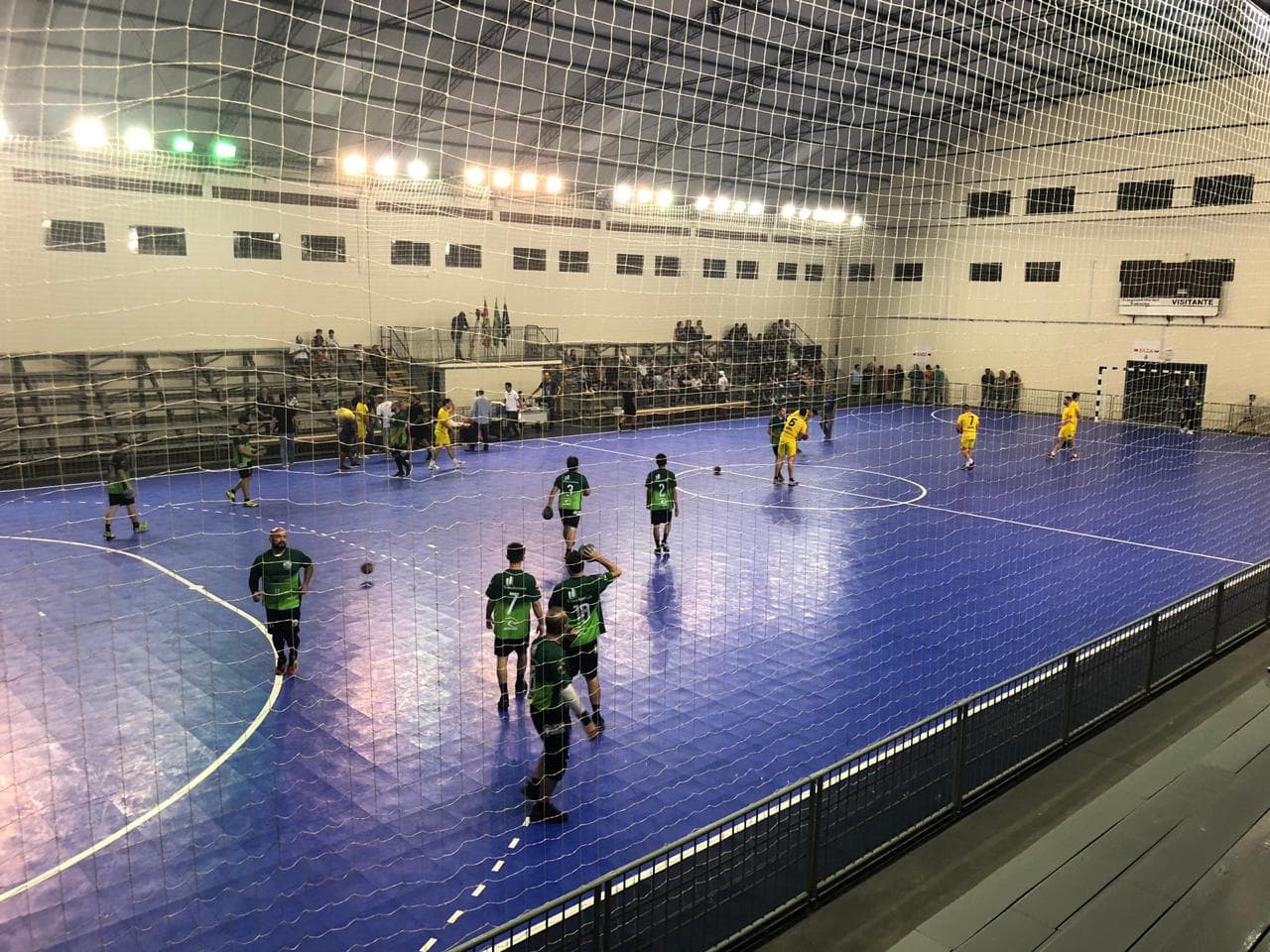 Restauração do Ginásio Salgadão é inaugurada com chuva de gols