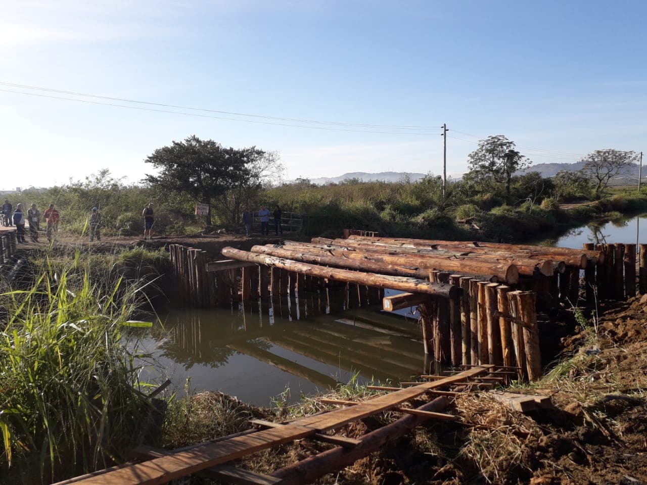 Ponte provisória no acesso sul começa a ganhar forma
