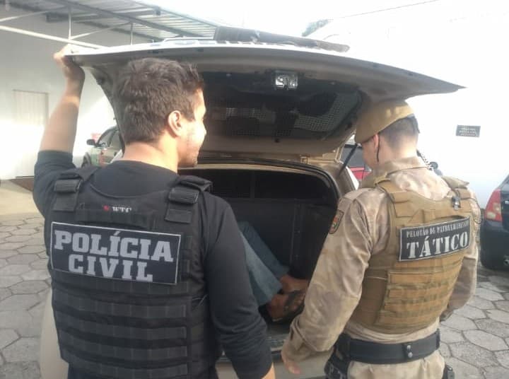 Motociclista ladrão de bolsas é preso