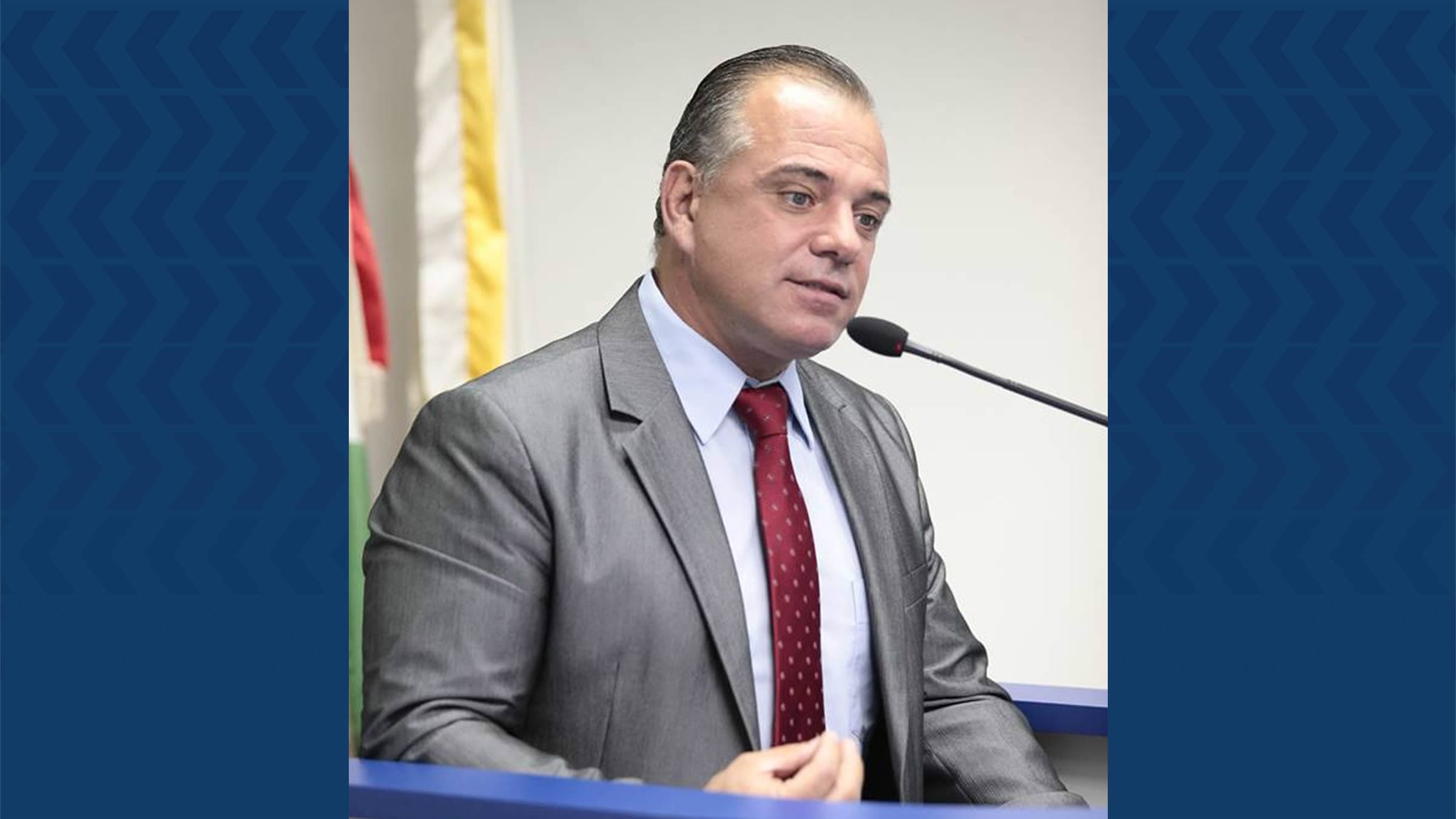 PRIMEIRA MÃO - Era óbvio: a redução de vereadores não gerou economia para a Câmara