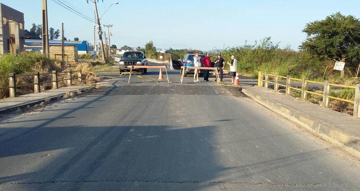 Travessia provisória na Rua Silvio Búrigo deve ficar pronta em uma semana