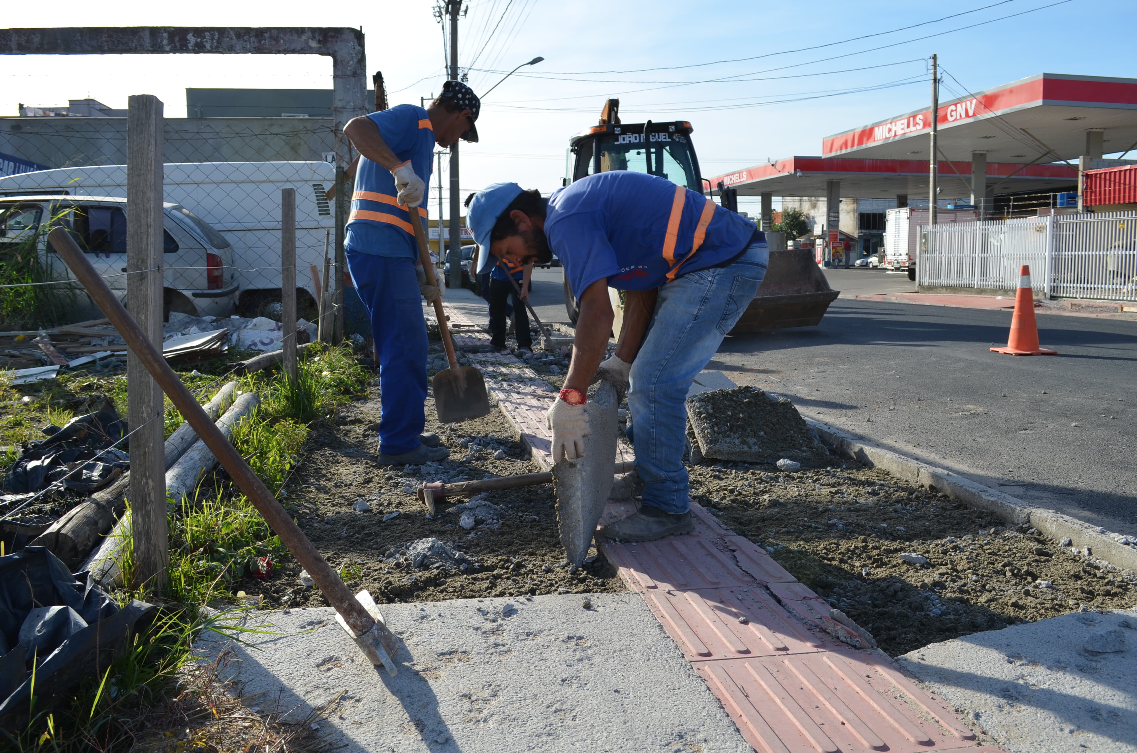 Revitalização da Rua Sílvio Búrigo recebe correções