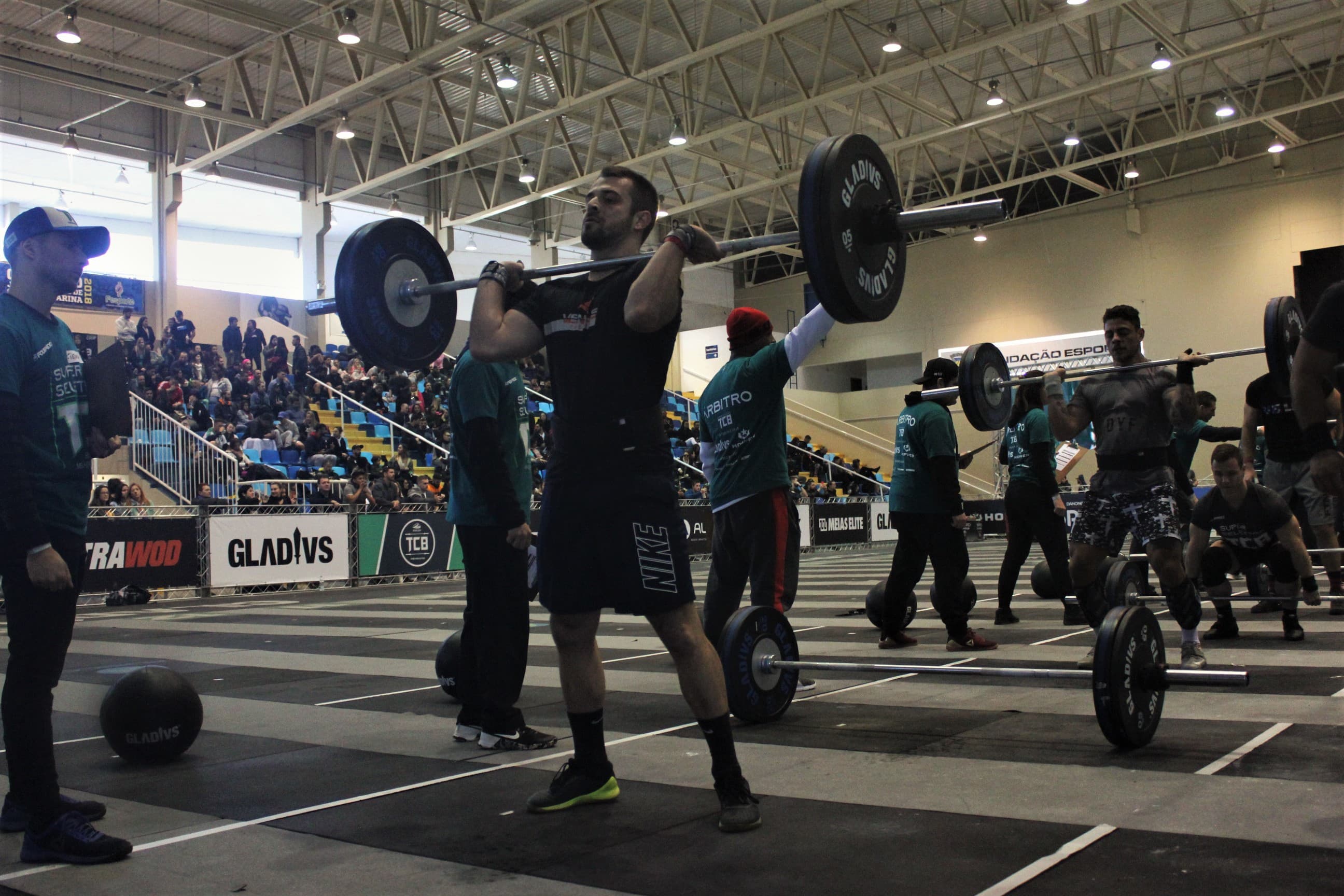 Cerca de 300 atletas disputam torneio de Crossfit, na Arena Multiuso