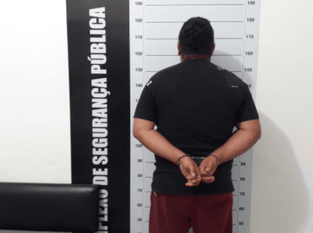 Homem é preso por posse ilegal de arma e munições