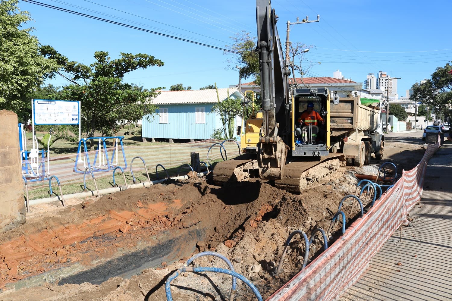 Residências já podem se conectar à rede de esgoto nos bairros Centro, Recife e Vila Moema