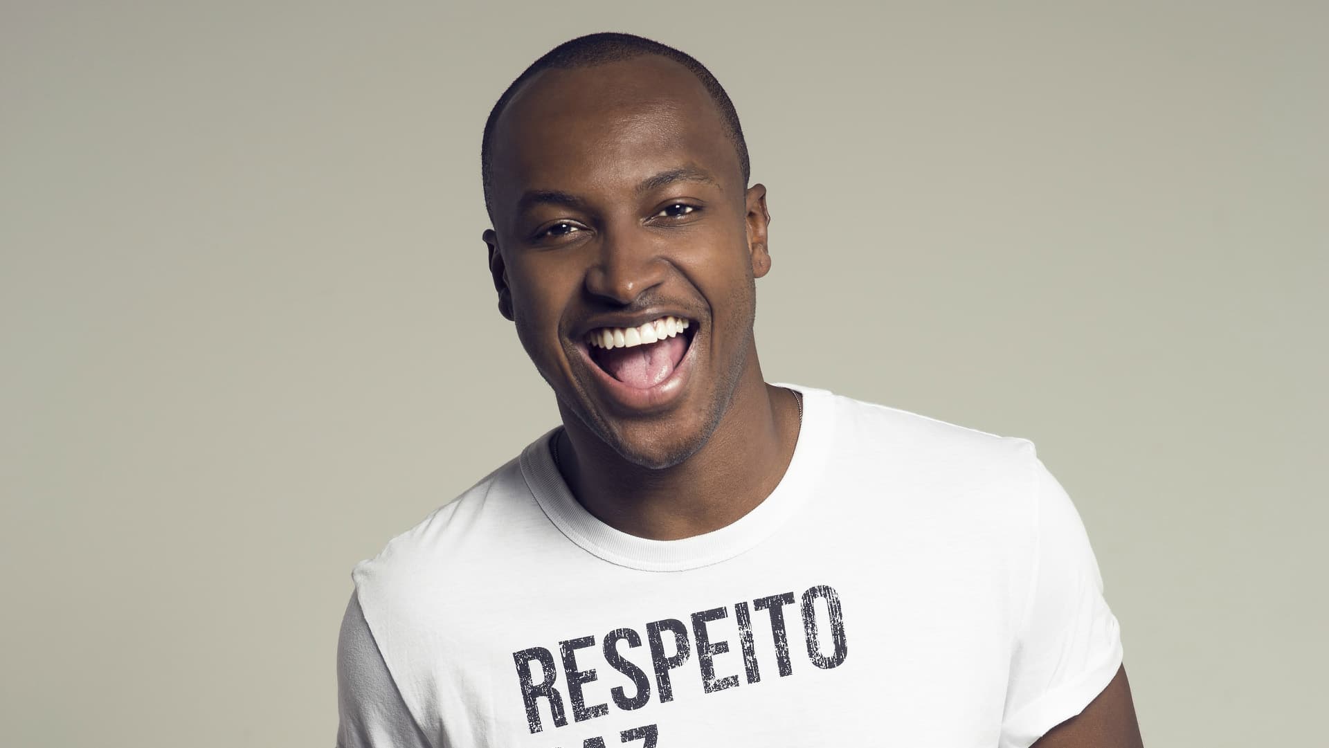 Thiaguinho é a atração do “Tubarão Também Samba” no feriado de 7 de setembro, no Farol Shopping