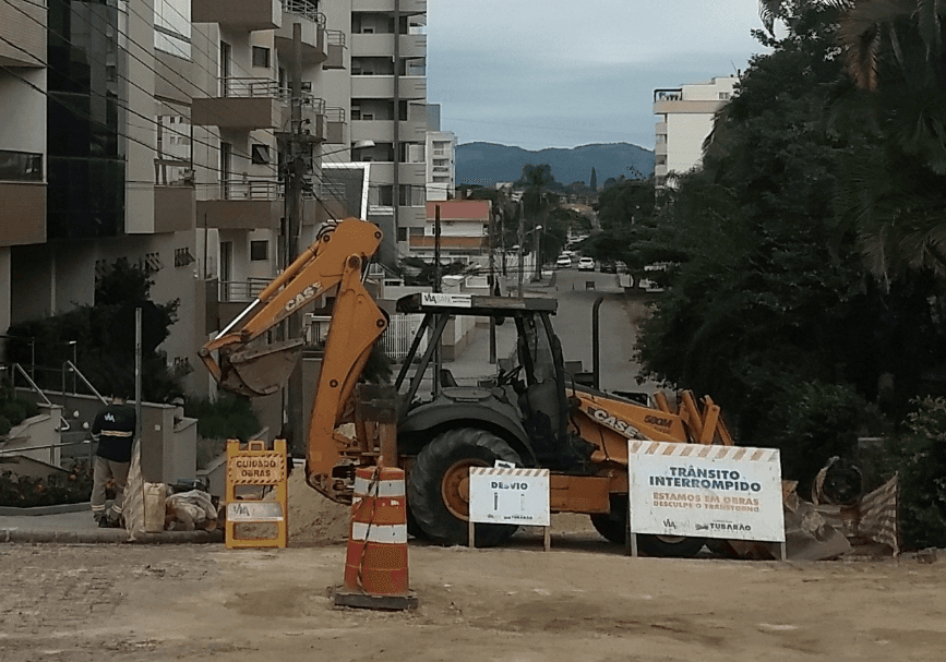 Onze ruas estarão em obras nesta segunda-feira (2)