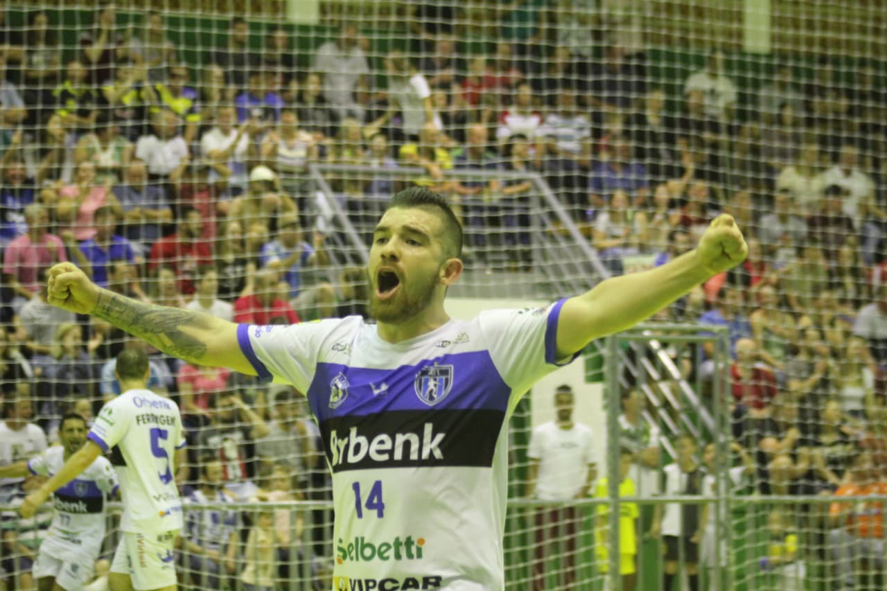 ESTADUAL: Em Santa Rosa de Lima, Tubarão Futsal vence o Jaraguá