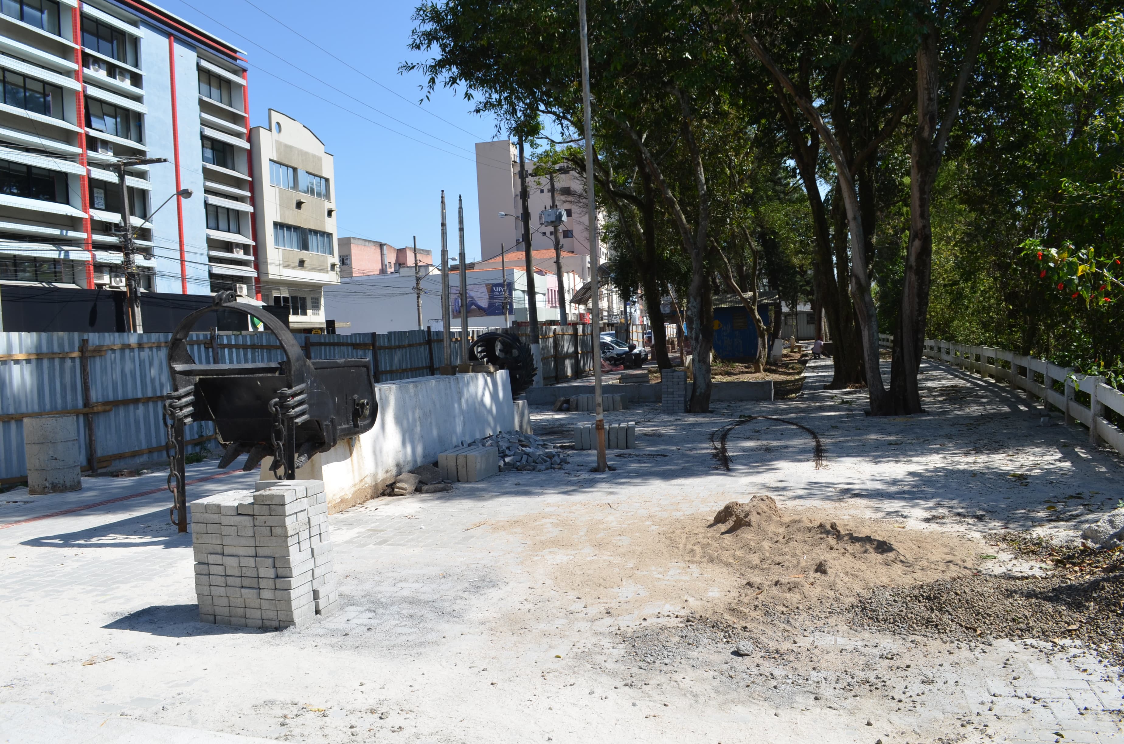 Revitalização das praças da beira-rio ganha ritmo