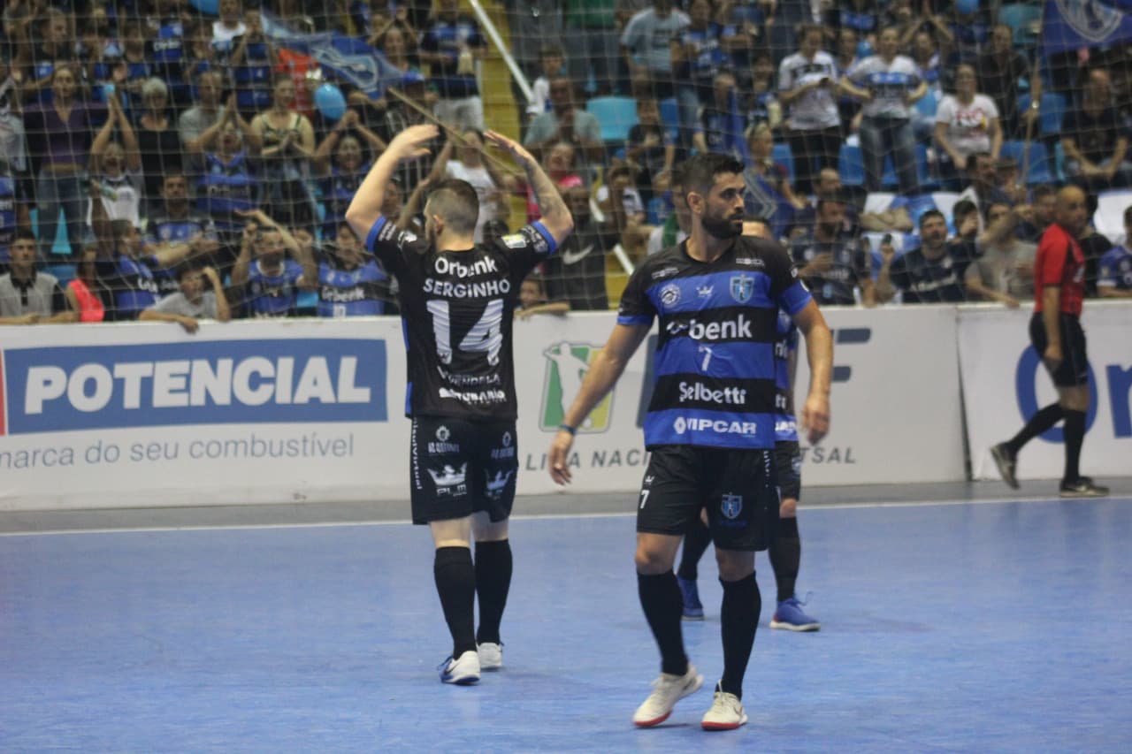 LIGA FUTSAL: Com moral, Tubarão termina competição entre os gigantes