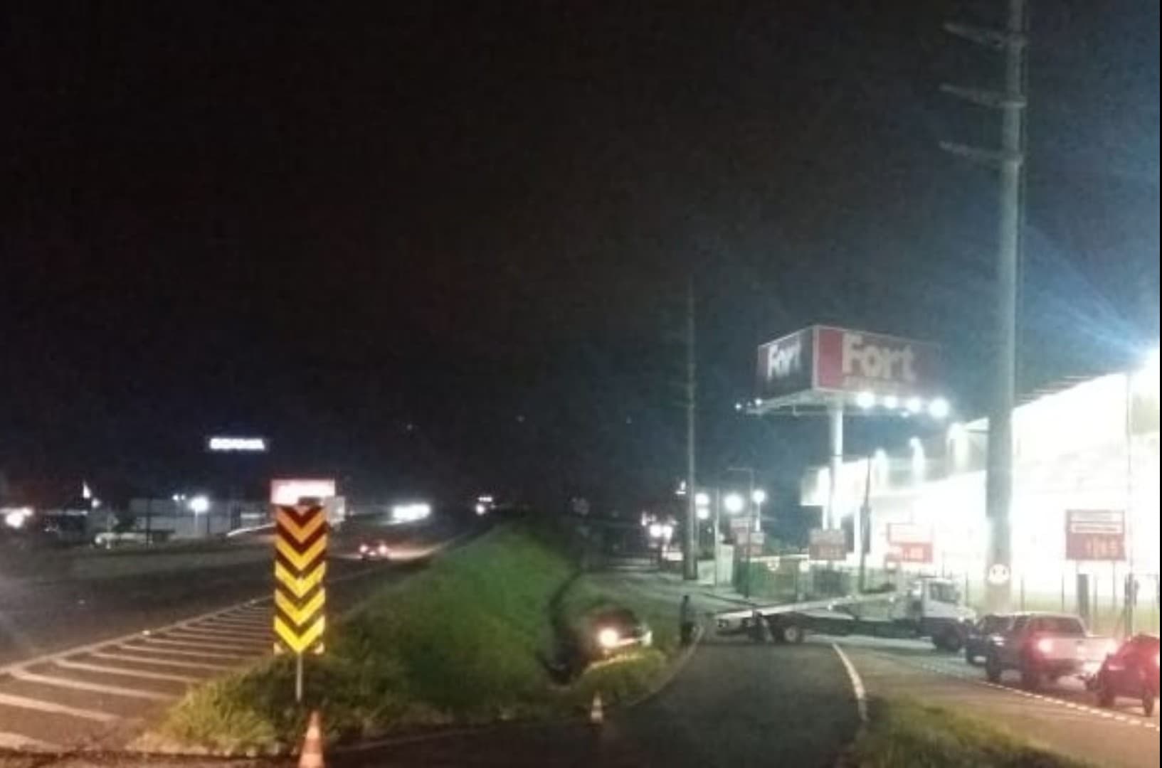 Dois carros capotam em Tubarão na mesma noite