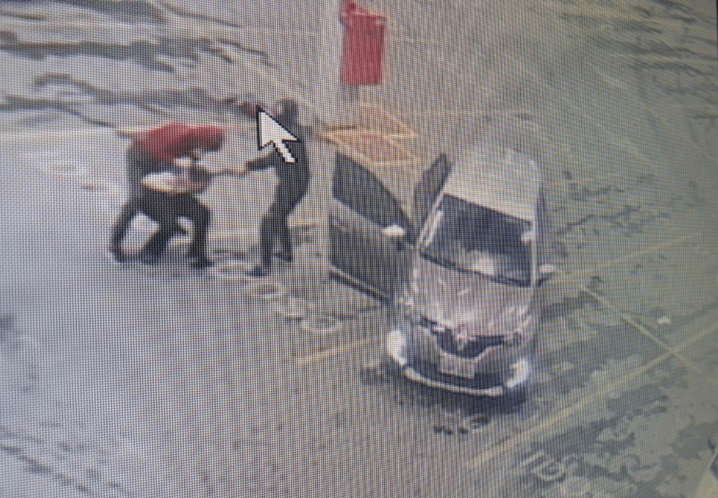 Homens armados rendem e roubam segurança do Fort Atacadista