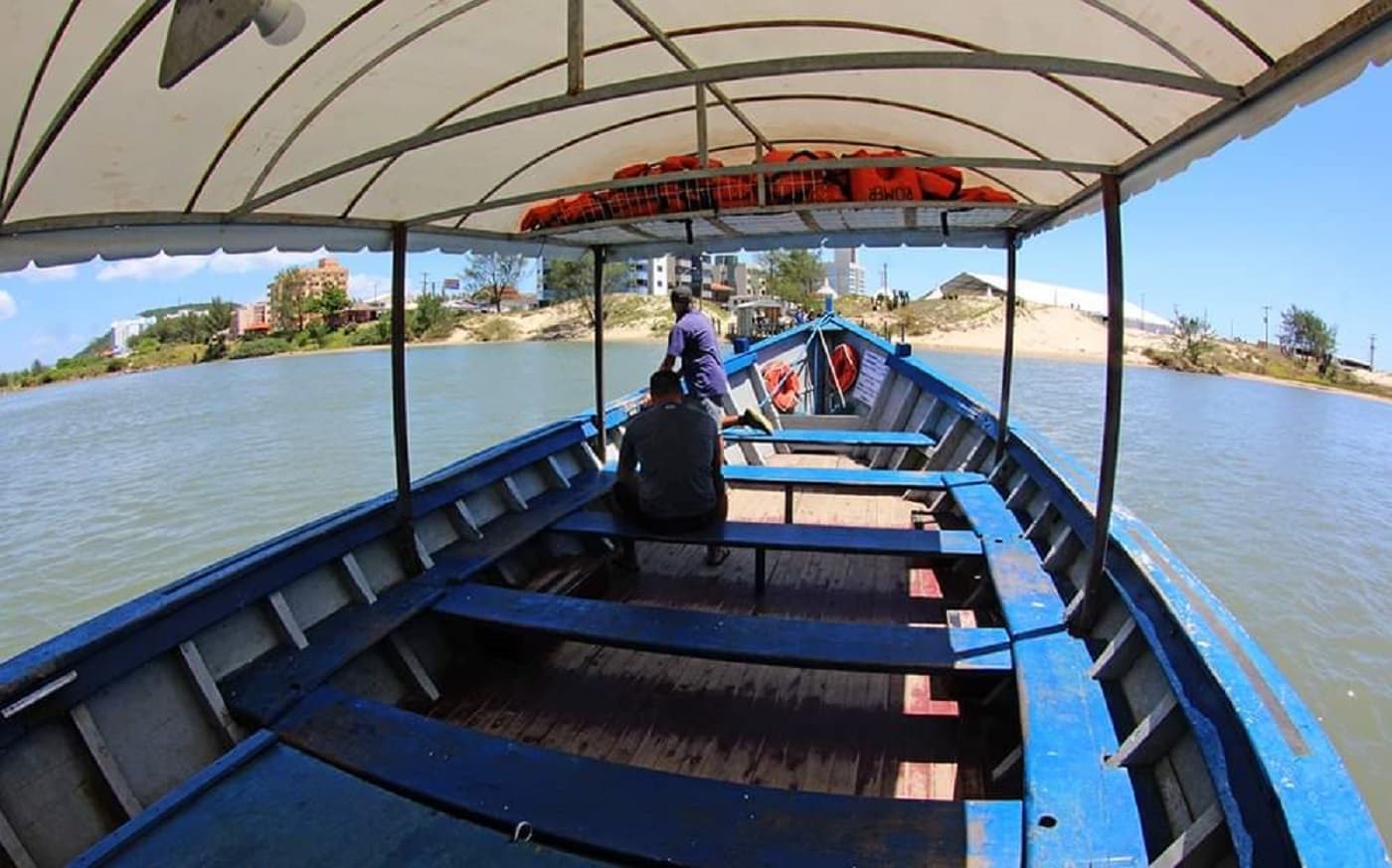 Bote do Canal da Barra volta a operar após reparo emergencial em trapiche