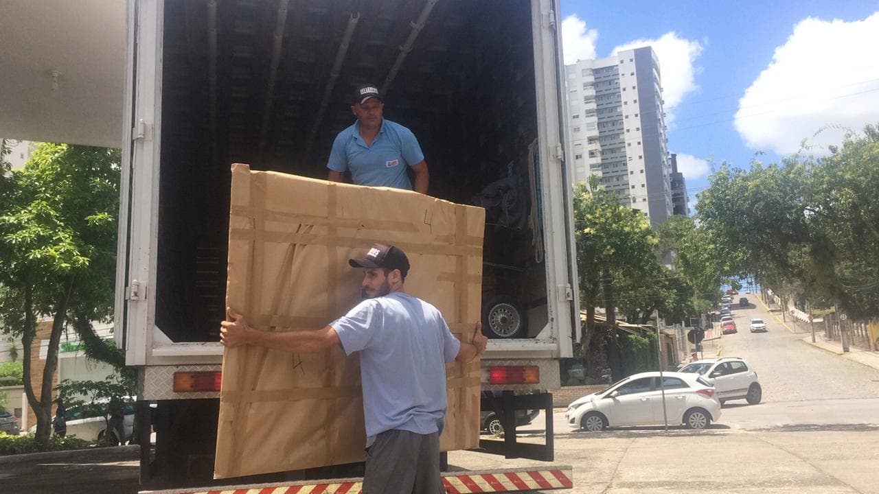 Telas de Zumblick expostas na sede do Ministério Público retornam para Tubarão