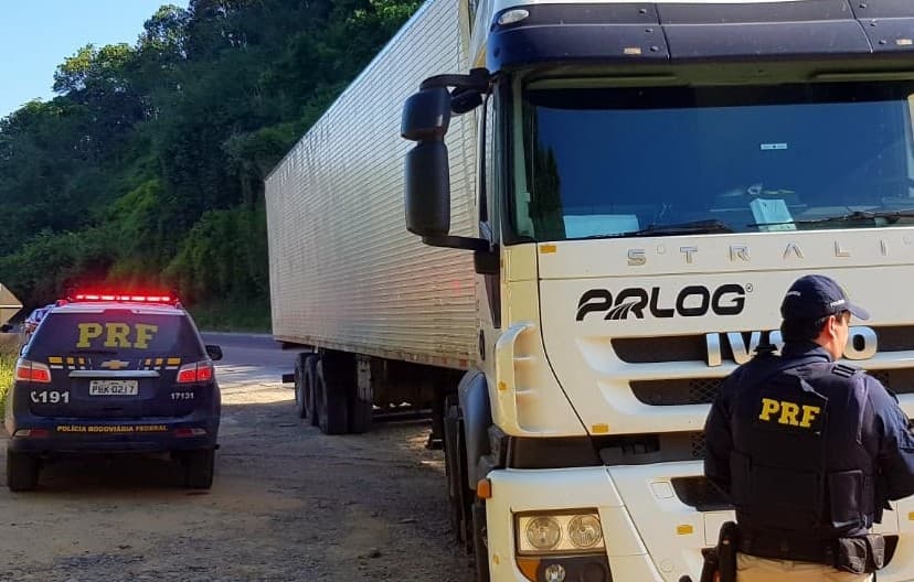 Mais de 40 motoristas são multados por embriaguez na BR-101