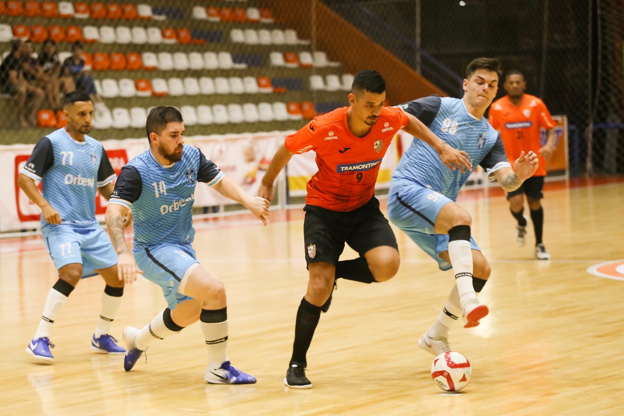 Tubarão Futsal perde para o Carlos Barbosa em amistoso