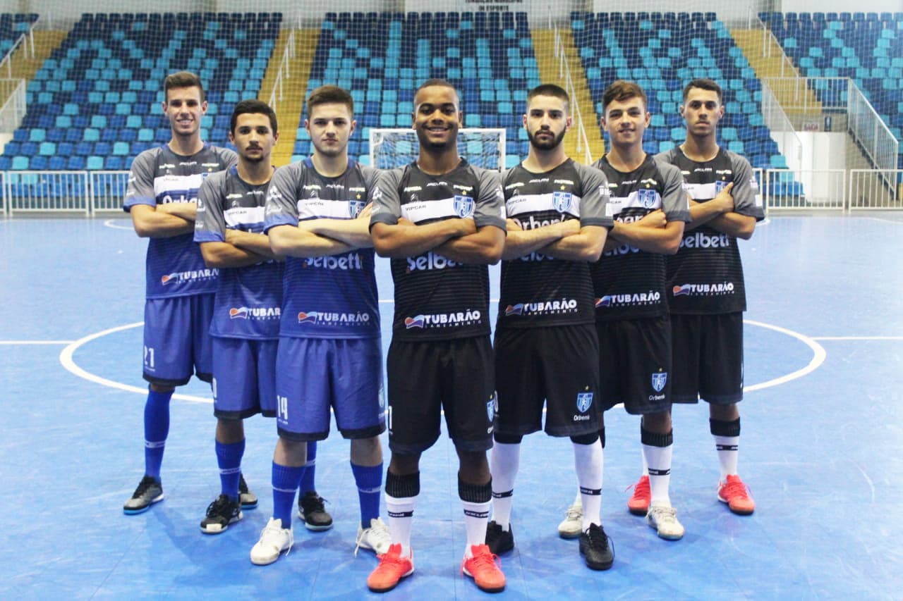 Tubarão Futsal apresenta novos uniformes para a temporada
