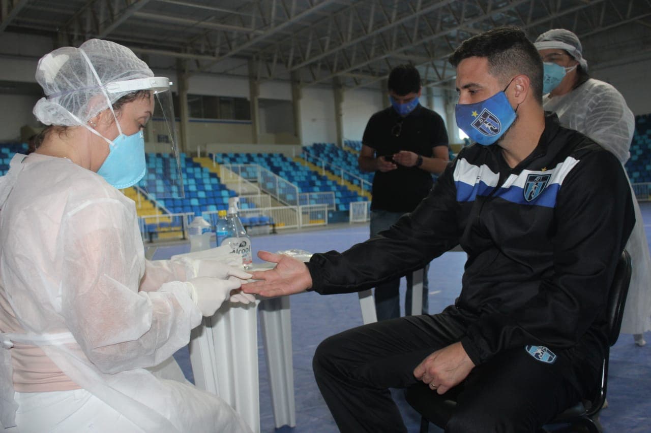 Atletas e comissão técnica do Tubarão Futsal testam negativo para coronavírus