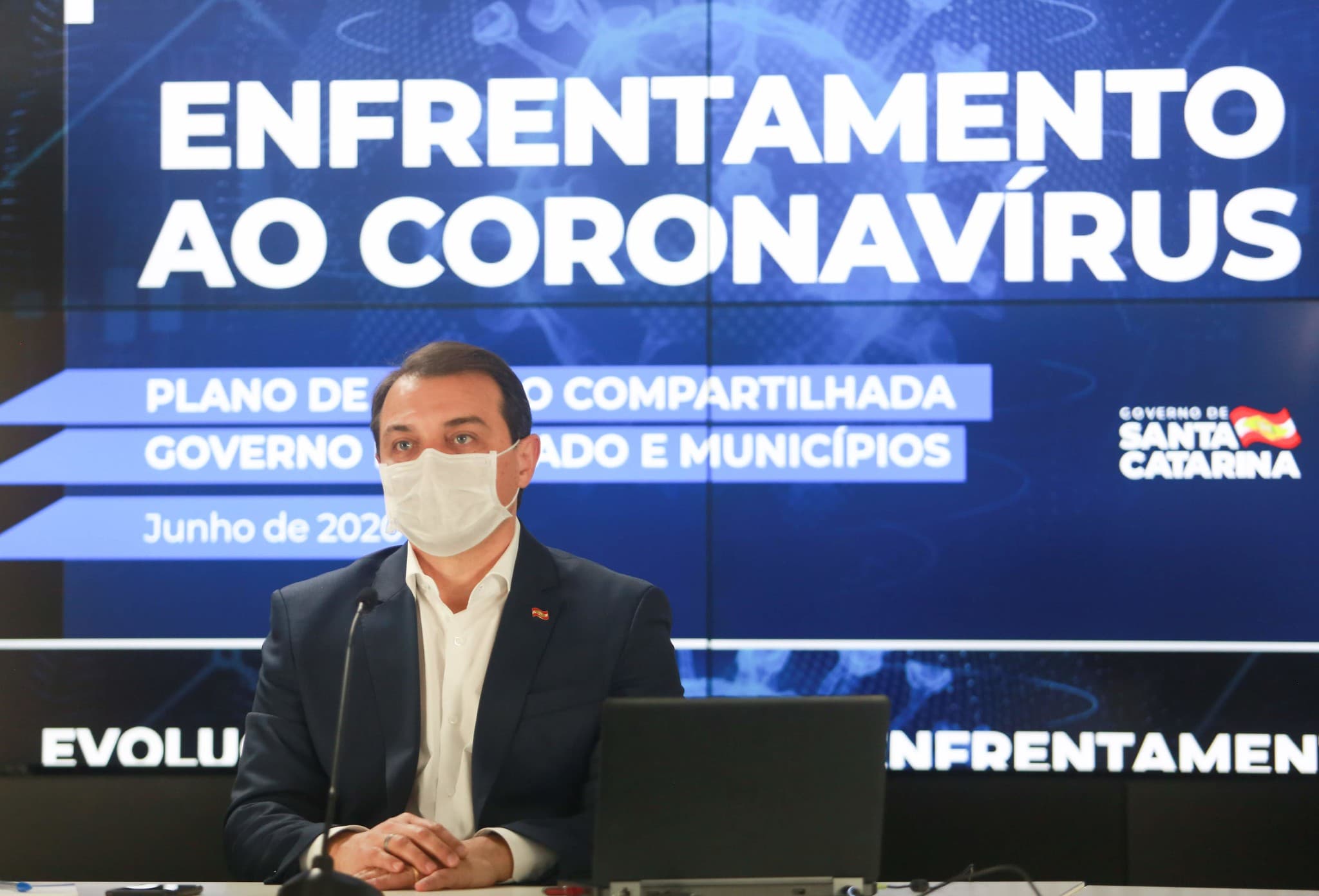 Governo de SC anuncia retomada gradual do transporte coletivo e das aulas presenciais