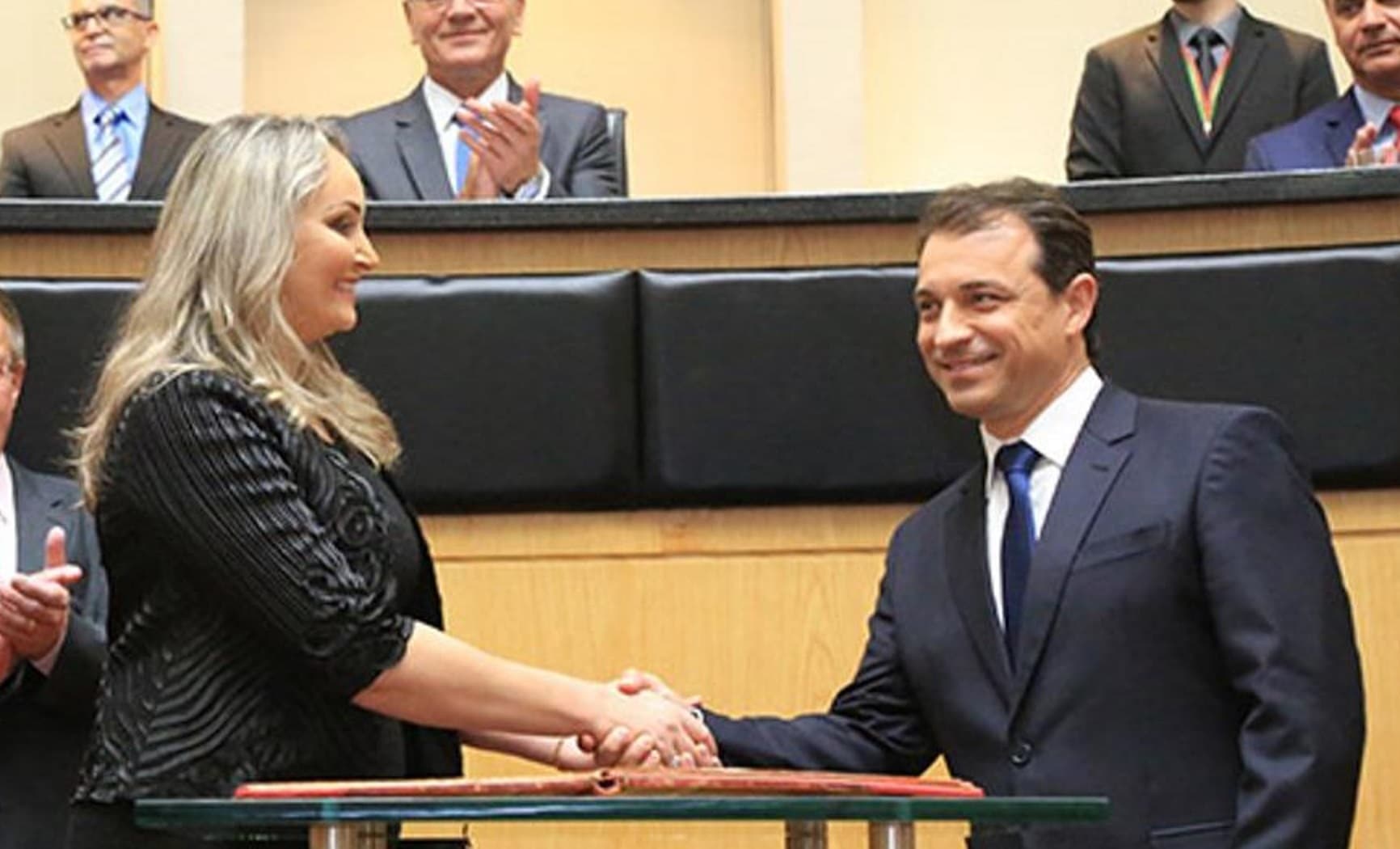 Vice-governadora rompe com Carlos Moisés da Silva