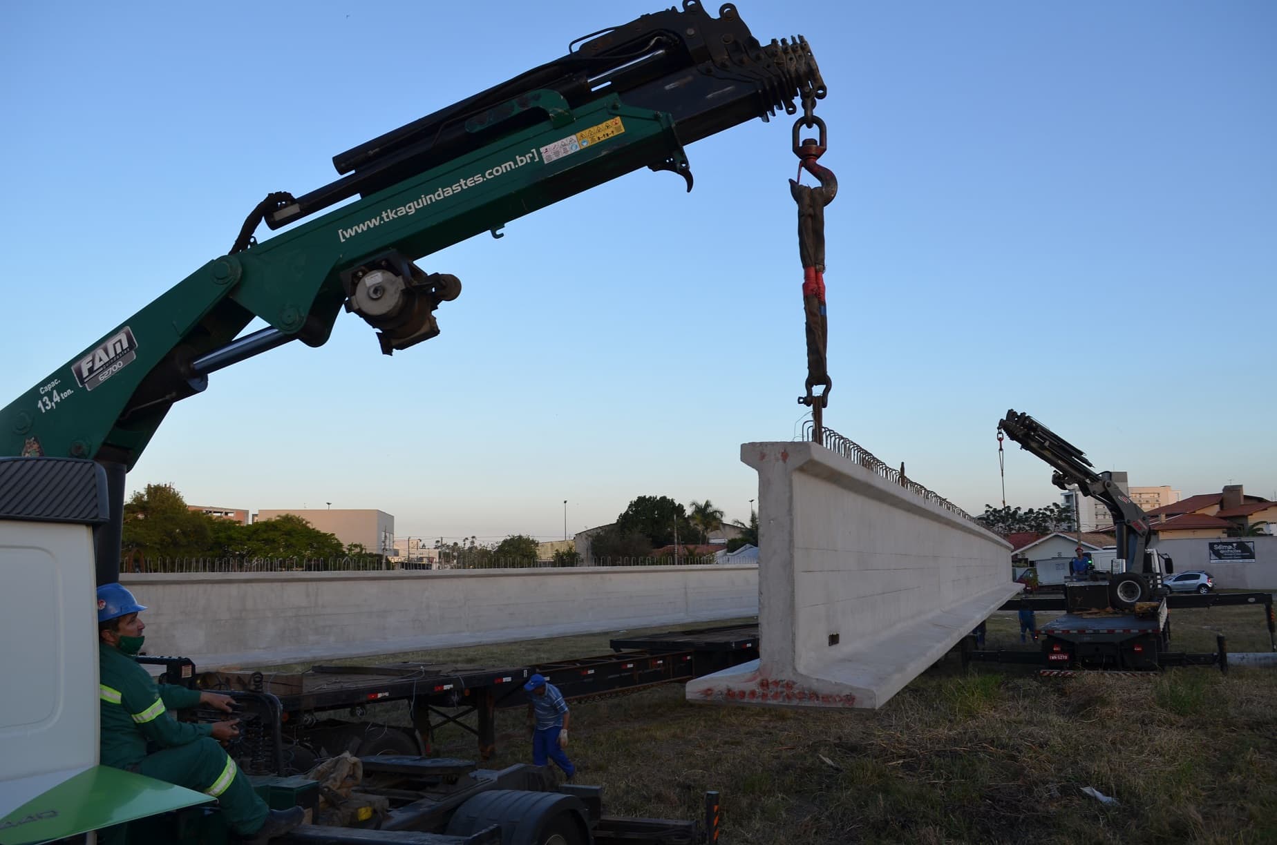 Chegam as primeiras vigas para construção da nova ponte