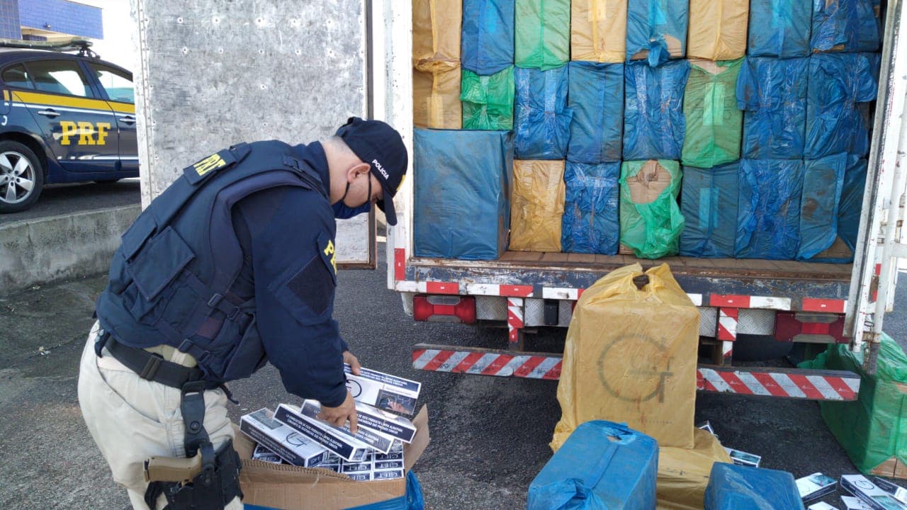 Homem é preso pela terceira vez transportando cigarros contrabandeados
